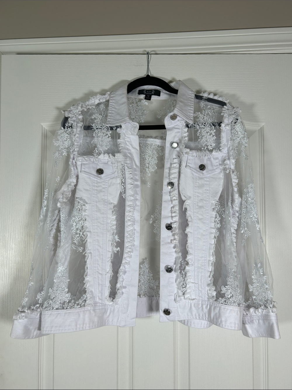 A. Z. I. New York White Lace Panel Trim Jean Jacket for Women size M